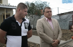 Дмитрий Шпунта (директор КП "Николаевкоммунтранс", - слева) Владимир Корчагов (справа)