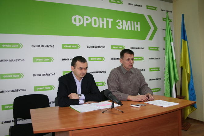 Вадим Мериков (слева)