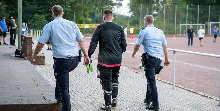 В Германии арестовали вратаря за 43 пропущенных гола