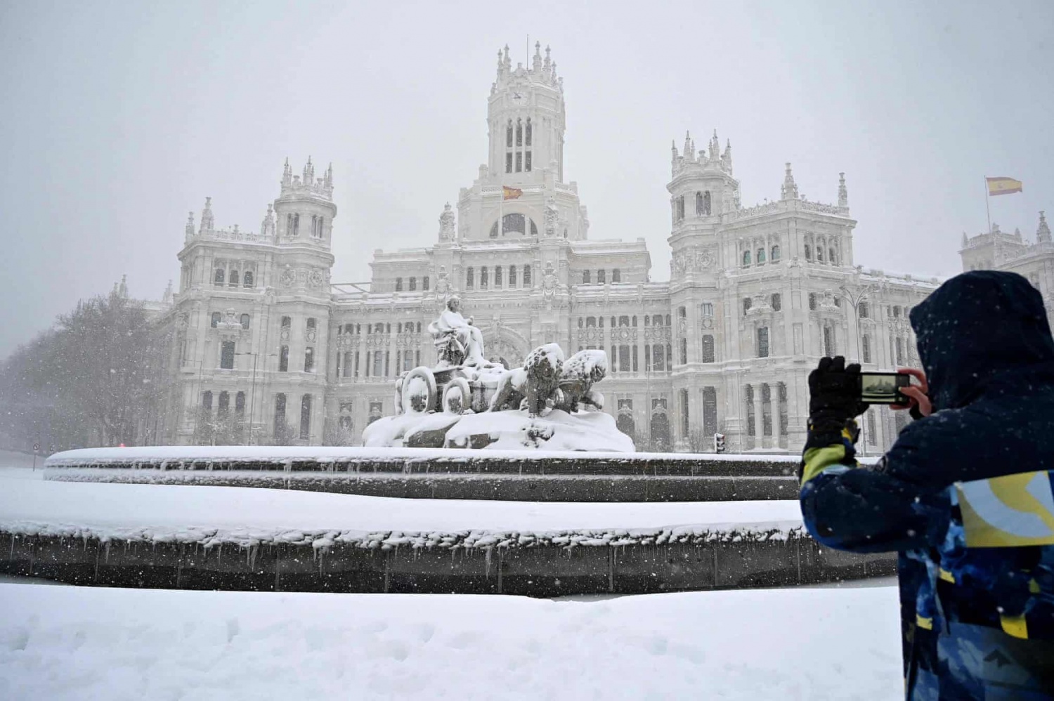 Мадрид погода сегодня. Мадрид зимой. Зима в Мадриде. Madrid зимой. Зима в Испании.