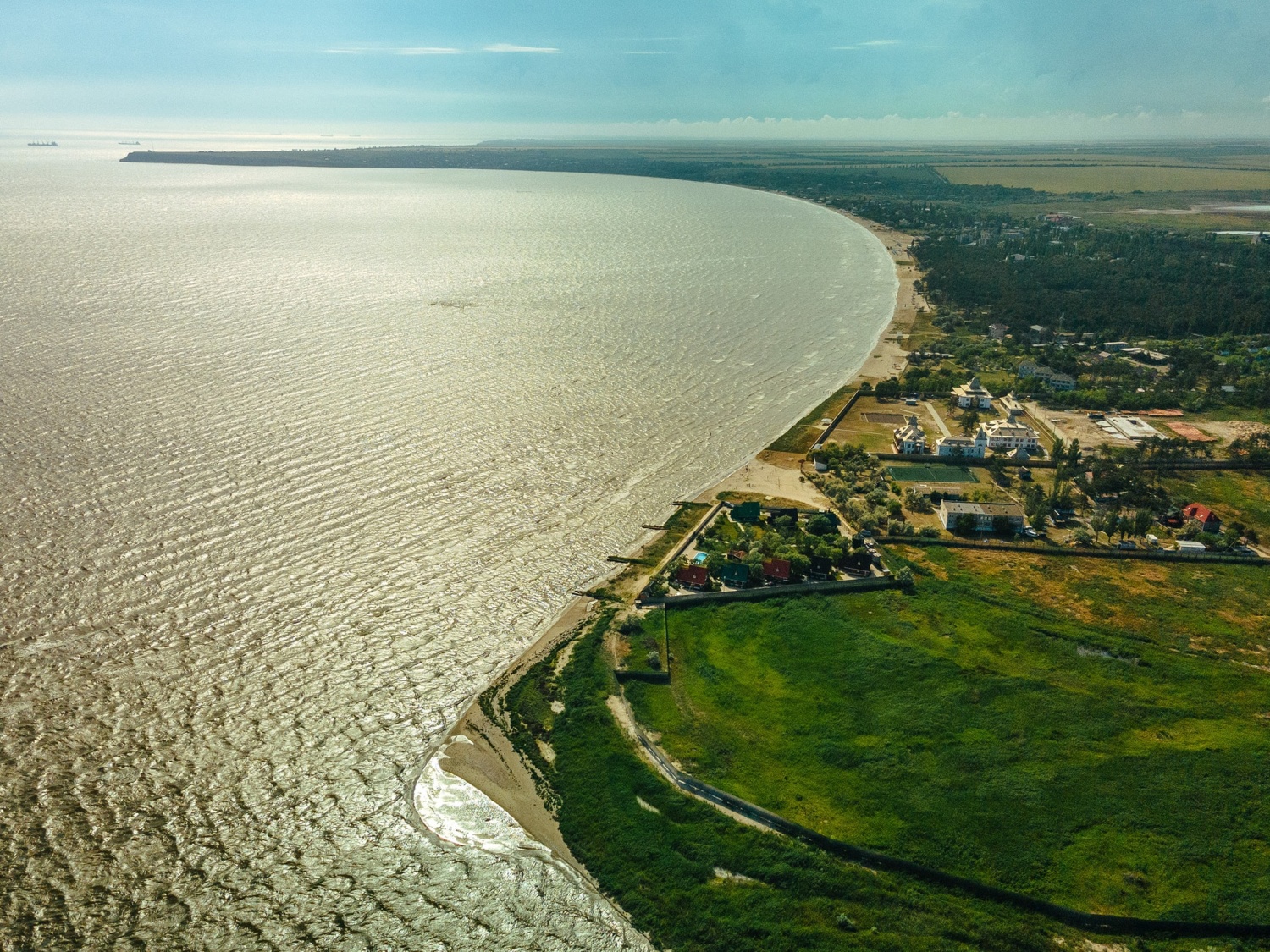 Река николаевская. Село Рыбаковка Николаевской области. Рыбаковка Николаевская Березань. Николаев Украина Рыбаковка. Лиман с птичьего полета.