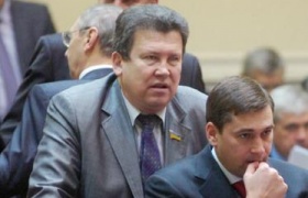 Миколаєвець С. Майборода голосував "За"