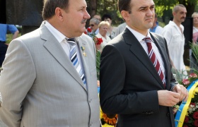 Николай Романчук (слева) Вадим Мериков (справа)