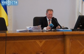 Владимир Чайка пообещал, что "будку" демонтируют
