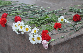 возложение цветов