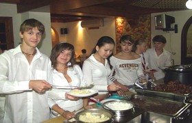 Студентов устраивают цены в их столовой