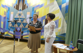 Зам главы облсовета Елена Симоненко и директор библиотеки им. М. Кропивницкого Татьяна Твердая