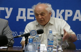 доктор педагогических наук, профессор факультета психологии НГУ им. В.А. Сухомлинского Илья Стариков