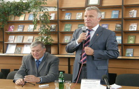 Ректор "могилянки" Л. Клименко и экс-министр образования С. Николаенко