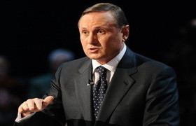 Александр Ефремов