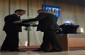 Игорь Дятлов поздравил Николая Жука