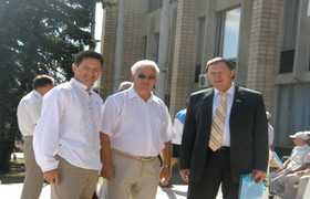 В центре - Н. Еропунов