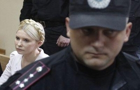 https://donbass.ua/multimedia/images/news/original/2011/08/05/arest-timoshenko.jpg