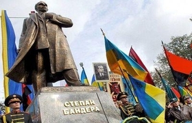 Памятник Степану Бандере