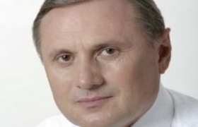 Александр Ефремов