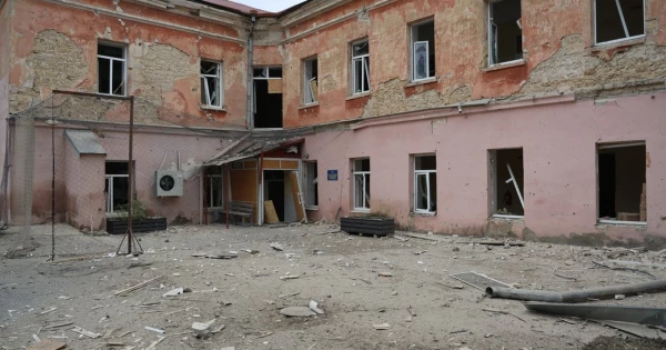 Росіяни атакували лікарню в Херсоні, постраждала медсестра