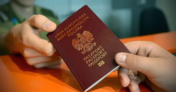 Польща хоче посилити вимоги для отримання громадянства