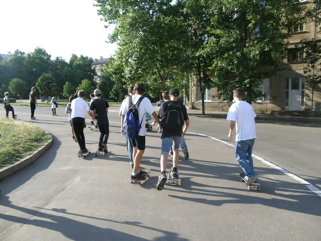Николаевские экстремалы отметили День скейтборда