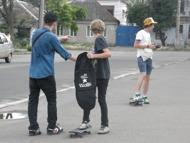 Николаевские экстремалы отметили День скейтборда