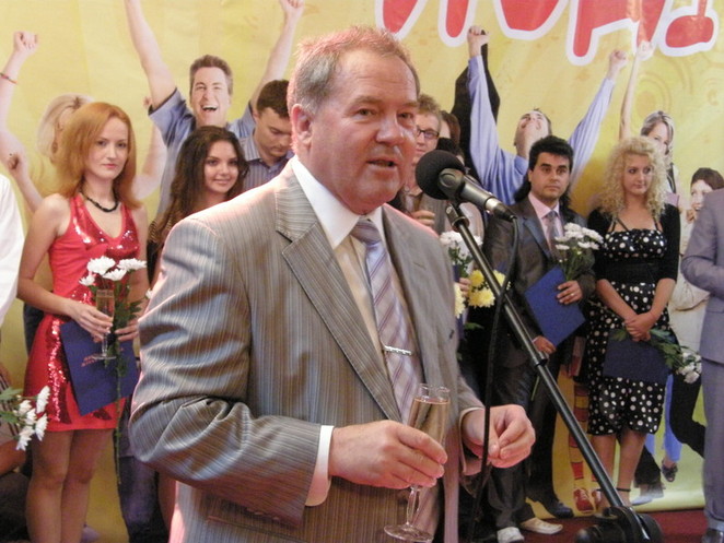 Мэр Чайка говорит тост