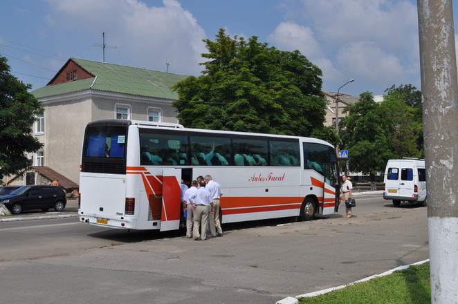 Комфортабельный автобус в котором возили бояр