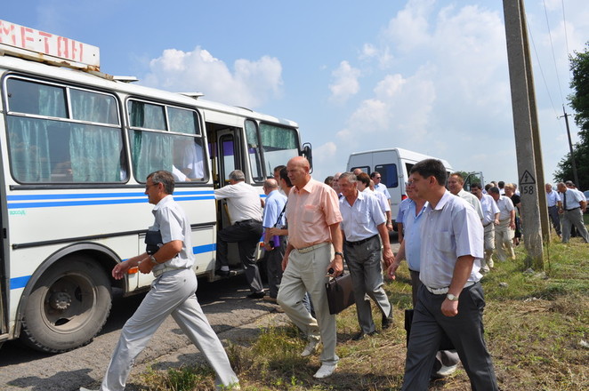 ... но приходилось пересаживаться и в "пазики"