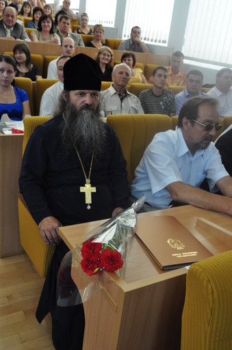 Депутат облсовета отец Варнава