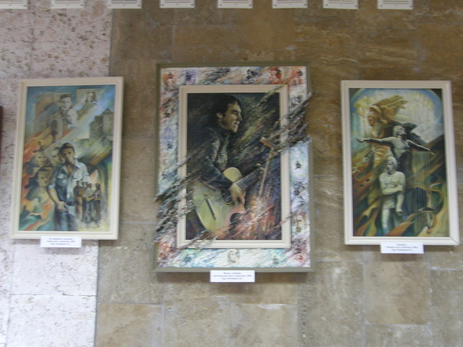 Триптих А. С. Литинова. Центральная часть - "Жизнь, горение" (2005). Левая часть - "Из семейного альбома" (2003), правая - "Реквием" (2002)