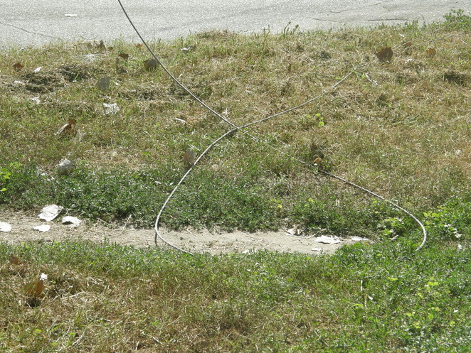 Провод лежит на земле