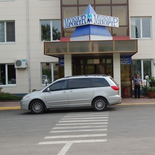 Автомобиль с Алексеем Кактусом подъехал к админзданию порта около 15:00