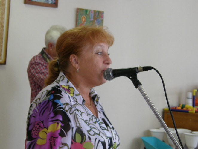 Раиса Вдовиченко поздравляет детей