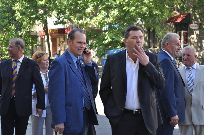 Директор департамента соцзащиты С. Бондаренко и регионал И. Копейка 