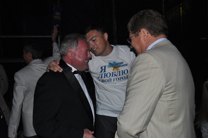 За кулисами: В. Чайка, И. Дятлов, Н. Круглов