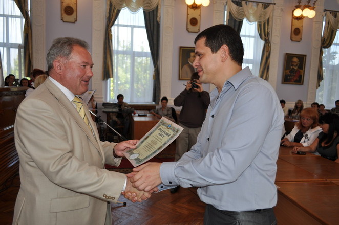 Награждение директора ночного клуба