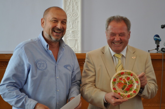 Н. Кравченко и В. Чайка