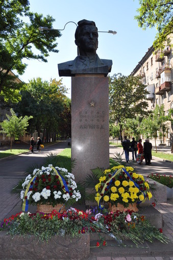 Памятник Лягину