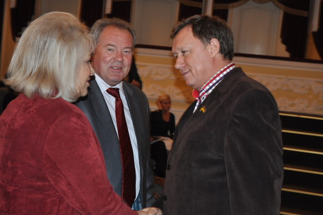 Е. Омельченко, В. Чайка, В. Рукоманов