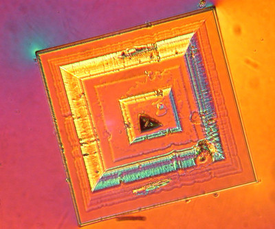 Кристалл каменной соли