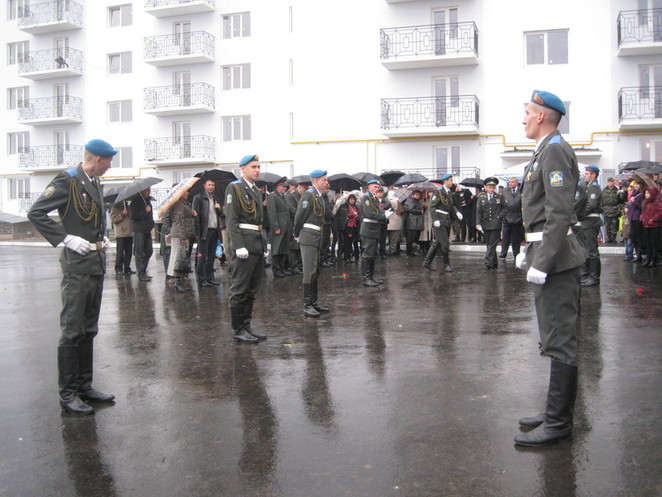 в ожидании Николая Азарова
