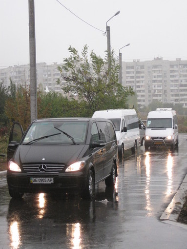 автомобиль, на котором приехал премьер-министр