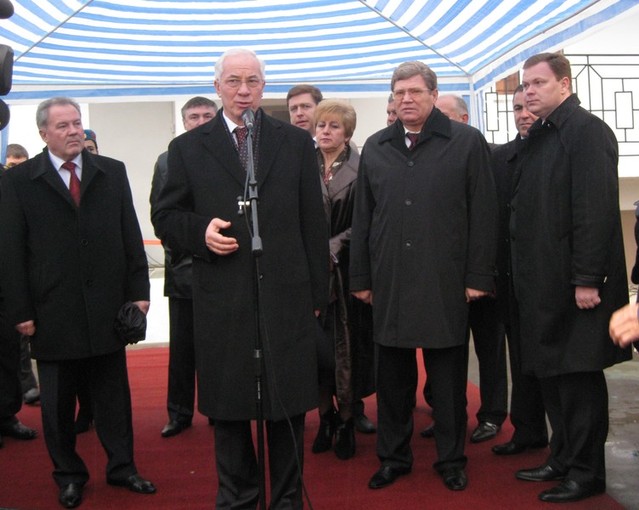 Николай Азаров выступил перед николаевцами