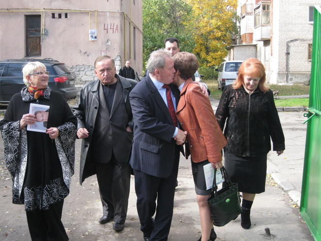 Первые лица горсовета спешат на открытие