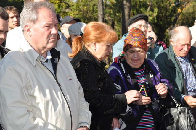 Зажигают свечи