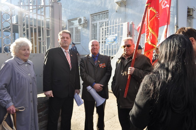 Н. Дзарданов с единомышленниками