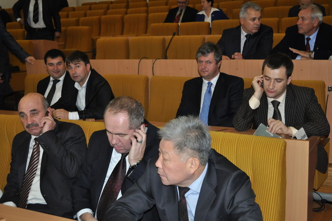 "Мобильные депутаты"