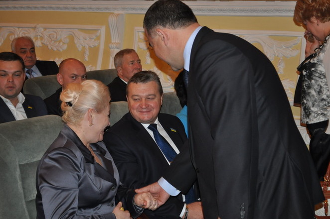 Ю. Гранатуров отрывает В. Бондаренко от А. Женжерухи