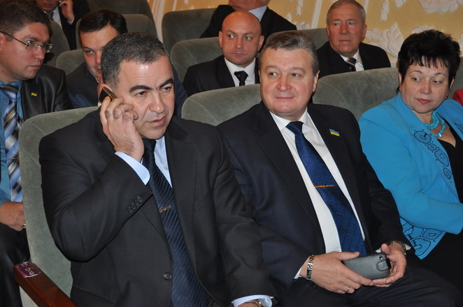 Ю. Гранатуров: "Есть. Место занято"