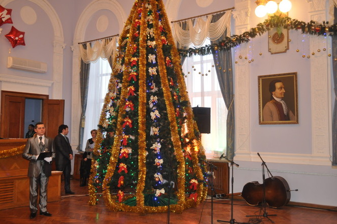 Елка в сессионом зале