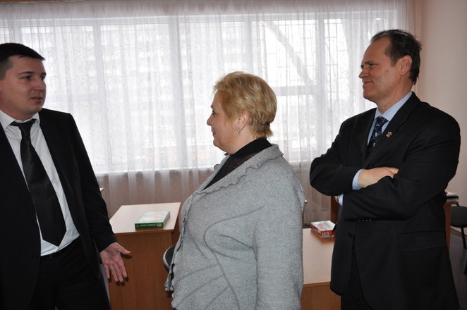 Р. Васюков: "Почему холодно? Вы не можете ко мне обратиться?"