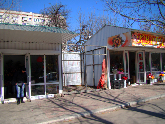 Застроенные проходы из сквера на пр. Ленина